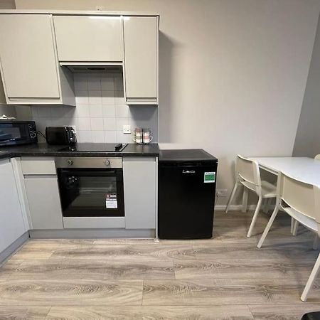 Hosted By Ryan - 1 Bedroom Apartment Liverpool Dış mekan fotoğraf