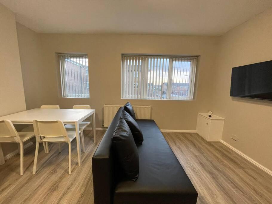 Hosted By Ryan - 1 Bedroom Apartment Liverpool Dış mekan fotoğraf